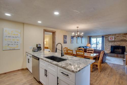 Crested Butte Condo with Pool Access Walk to Slopes - image 4