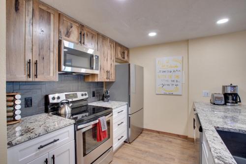 Crested Butte Condo with Pool Access Walk to Slopes - image 6