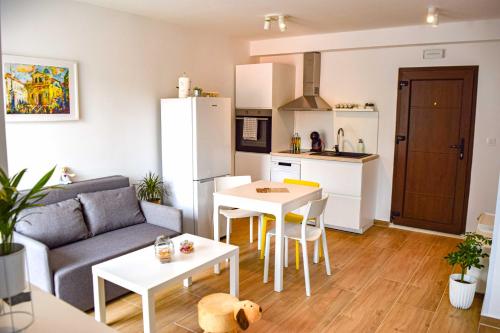 Studio Apartments Anija 1