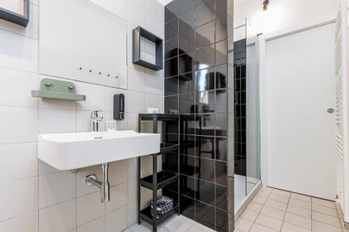FEEL - Porta Nuova Rooms - image 2
