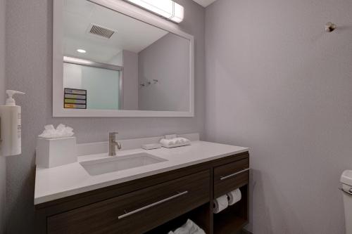 Home2 Suites by Hilton Petaluma Room Type - King Studio Suite - Hearing Access