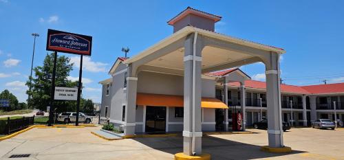 A szálláshely kívülről, Howard Johnson by Wyndham Houston Heights/Downtown near Beer Can House