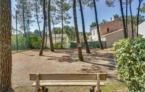 Awesome Home In La Faute-sur-mer With Kitchen