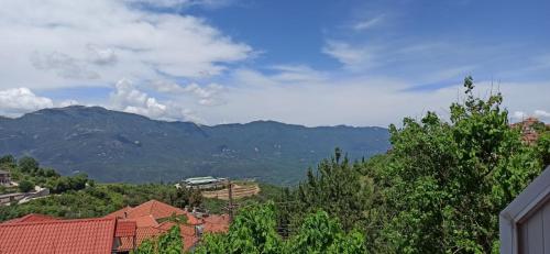 주변 명소, Βαδόκειος ΓΗ (Βαδοκειος ΓΗ) in 아스프랑겔로이