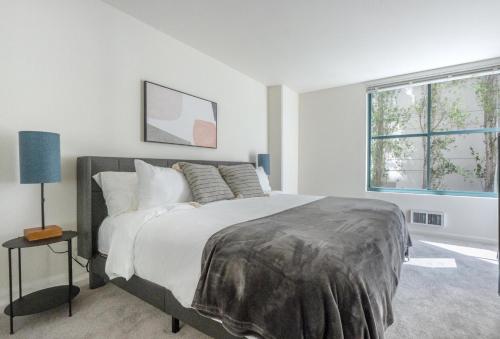 South Beach 1br w pool gym lounge nr dining SFO-1405 South Beach 1br w pool gym lounge nr dining SFO-1405