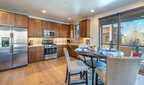 Blue River Flats in Silverthorne, amazing location and panoramic mountain views