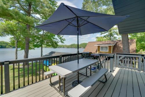 Diamond Lake Waterfront Cabin with Deck and Dock!