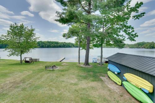 Diamond Lake Waterfront Cabin with Deck and Dock!