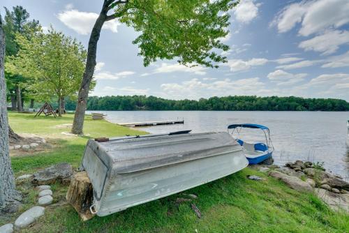 Diamond Lake Waterfront Cabin with Deck and Dock!