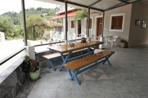Pemandangan luar, Petros Giatras - Rooms in Zakynthos Island