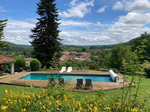 Maison dans les bois avec piscine gîte à louer Aspret-Sarrat