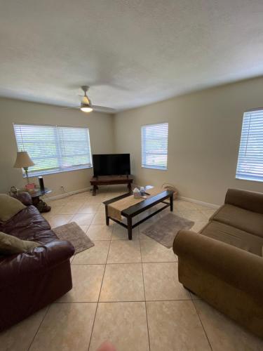 Quiet & Spacious North Palm Beach 2 bed 2 bath in North Palm Beach, USA