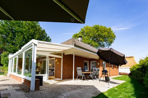 Exterior view, Ferienhaus 800m zur Ostsee, Hund, Strand, Meer, Geltinger Bucht in Niesgrau