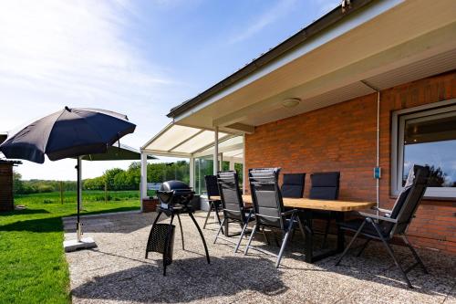 Exterior view, Ferienhaus 800m zur Ostsee, Hund, Strand, Meer, Geltinger Bucht in Niesgrau