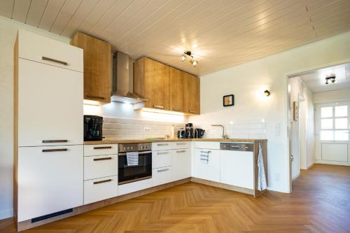 Kitchen, Ferienhaus 800m zur Ostsee, Hund, Strand, Meer, Geltinger Bucht in Niesgrau