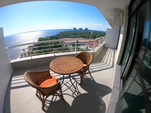 陽台/露台, Tropical Executive Hotel in 河濱