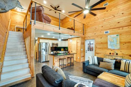 . 3 Mi to Lake Harney: Home on 6 Acres w/ Fire Pit