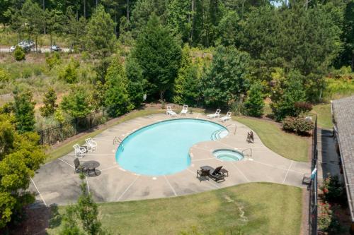 Lake Oconee Abode with Patio, Grill and Fire Pit Table in Eatonton , USA