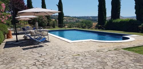 Case in campagna con piscina a Todi (monolocale), Todi (foto 10)