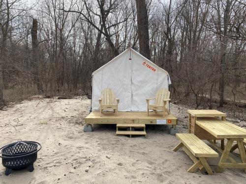 . Tentrr State Park Site - Nebraska Louisville SRA - Cottonwood E - Single Camp