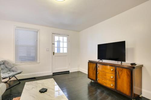 The Peaceful Post Kingston Vacation Rental in Kingston, USA