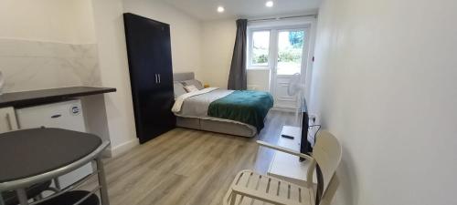 Stylish Home from Home - Accommodation - Orpington