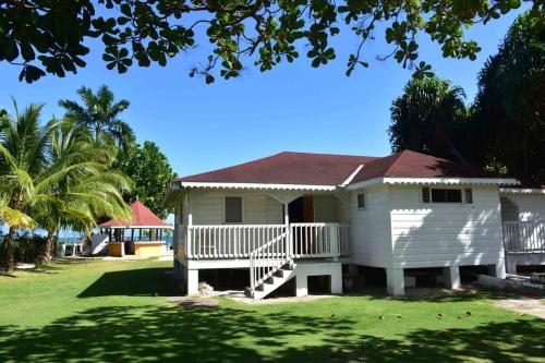 Tropical Oasis in Richmond Estate