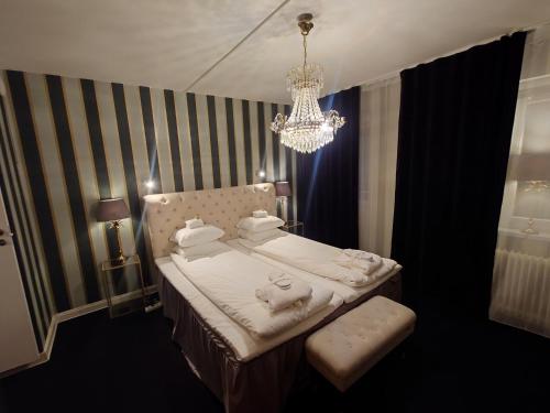 2 twin beds