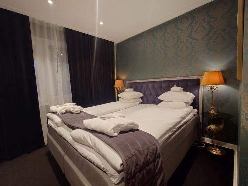 1 queen bed
