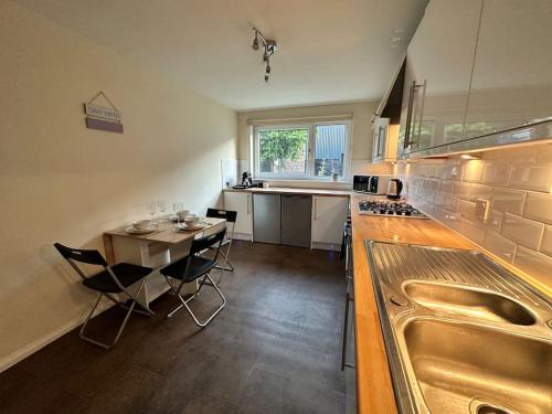The Red Door, Two-Bedrooms Apartment, Edinburgh (photo 10)