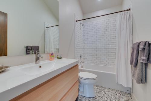 Alpine Hideaway with Panoramic Mountain Views! - image 10