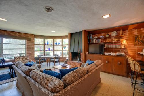Spacious San Antonio Home about 5 Mi to Downtown! in San Antonio, USA