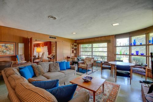 Spacious San Antonio Home about 5 Mi to Downtown! in San Antonio, USA