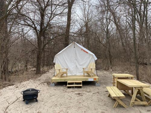 . Tentrr State Park Site - Nebraska Louisville SRA - Cottonwood F - Single Camp