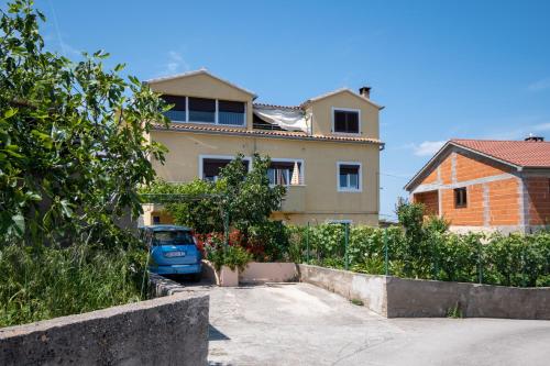 Apartments with a parking space Sali, Dugi otok - 16324