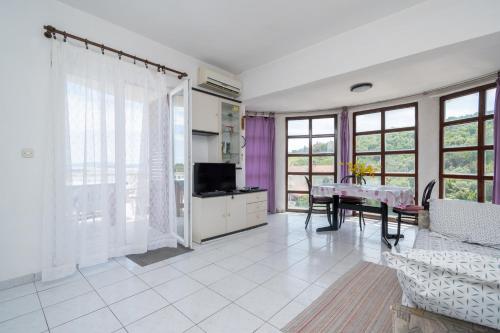 One-Bedroom Apartment with Terrace and Sea View