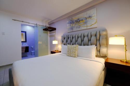 Standard Double Room room in Victoria City Hotel