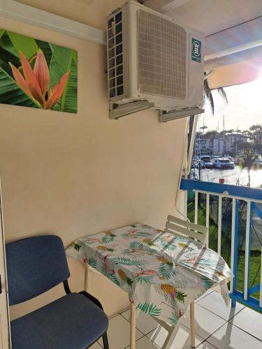 STUDIO FONCTIONNEL dans HOTEL CARAYOU SPA PISCINES 5