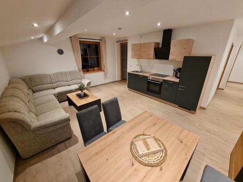 2 bedrooms, 3 beds