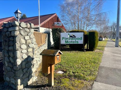 Pinewood Motels - Accommodation - Fairlie