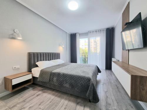 Modern Apartment 50 m - Terrace & Balcony - Fast WiFi - Self Check-in, Chişinău