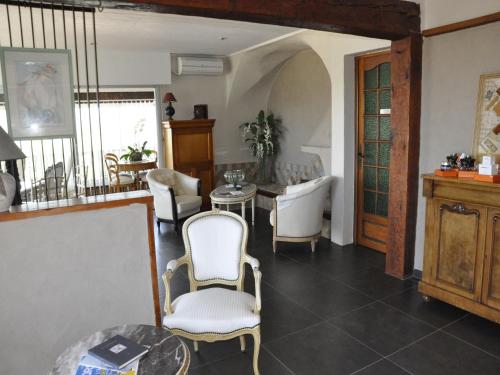 Private Hôtel - image 10