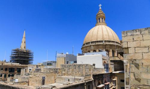 Stylish Valletta 2 bedroom City Centre Apartment with Terrace and Views, La Valletta (foto 8)