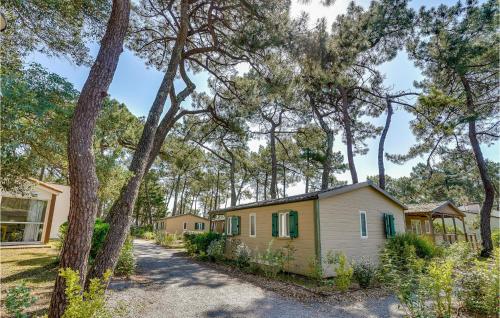 Cozy Home In La Faute-sur-mer With Outdoor Swimming Pool