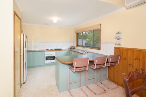 Three-Bedroom House image 9