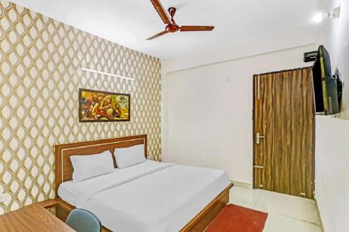 Hotel Noida Continental at Noida City Center
