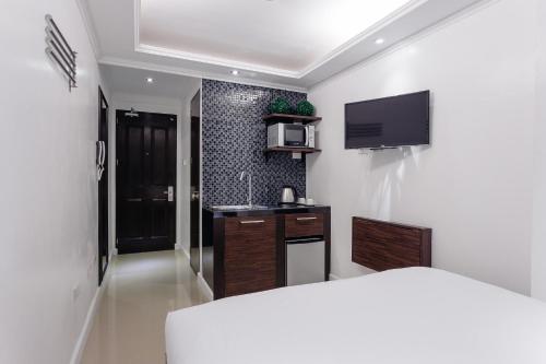 NEST NANO SUITES POBLACION-MAKATI