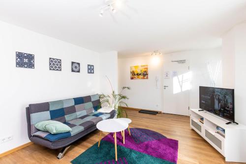 Spacious & Luxury: Kitchen - Parking - Netflix - image 9
