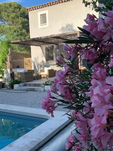 Belle villa récente de 120 m2 avec piscine - Accommodation - Villeneuve-lès-Avignon