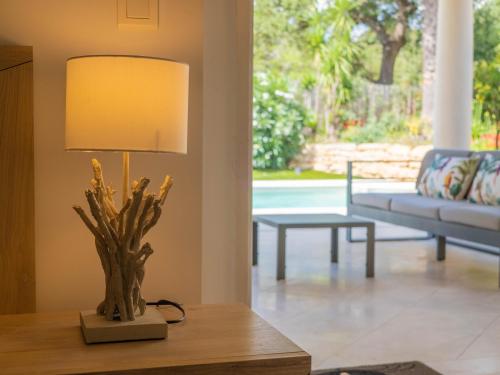 Градина, Villa Syracuse - Chambre privée avec piscine et jardin (Villa Syracuse - Chambre privee avec piscine et jardin) in Коголин